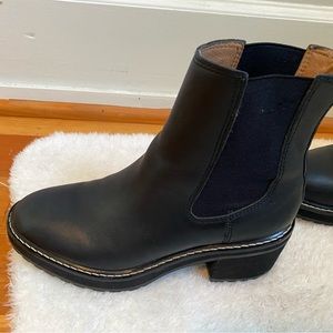 Madewell- Carina Platform Chelsea Boot- Black Size 7